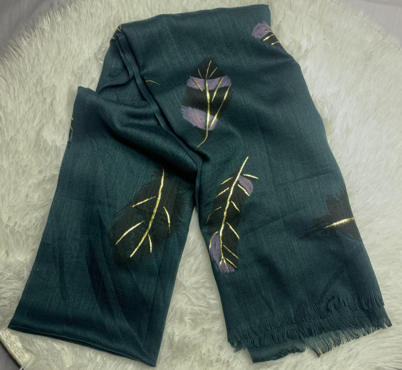 Leaf Printed Stoler - Forest Green